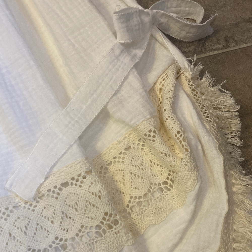 Elegant Western Cream Skirt - Picture 9 of 16